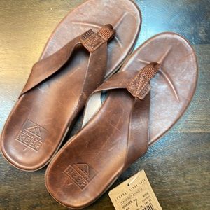 Reef contoured voyage leather flip flops